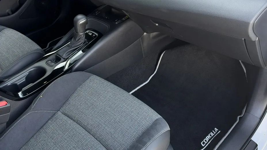 TOYOTA Corolla -