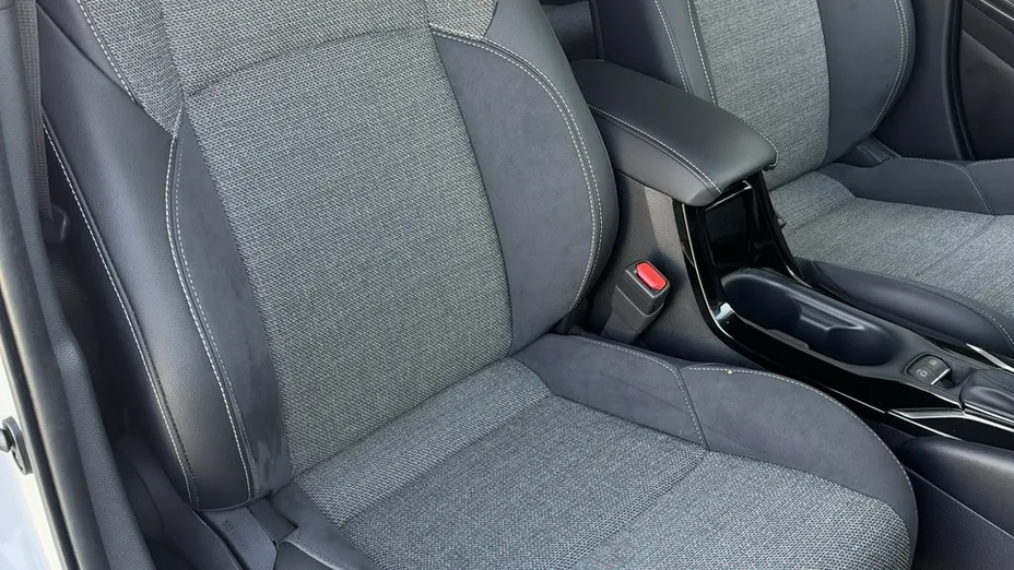 TOYOTA Corolla -