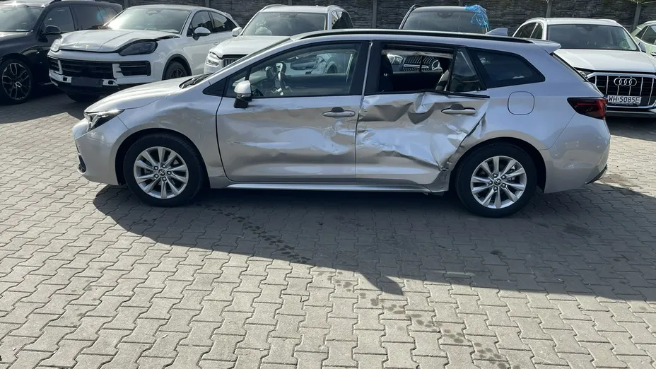 TOYOTA Corolla -