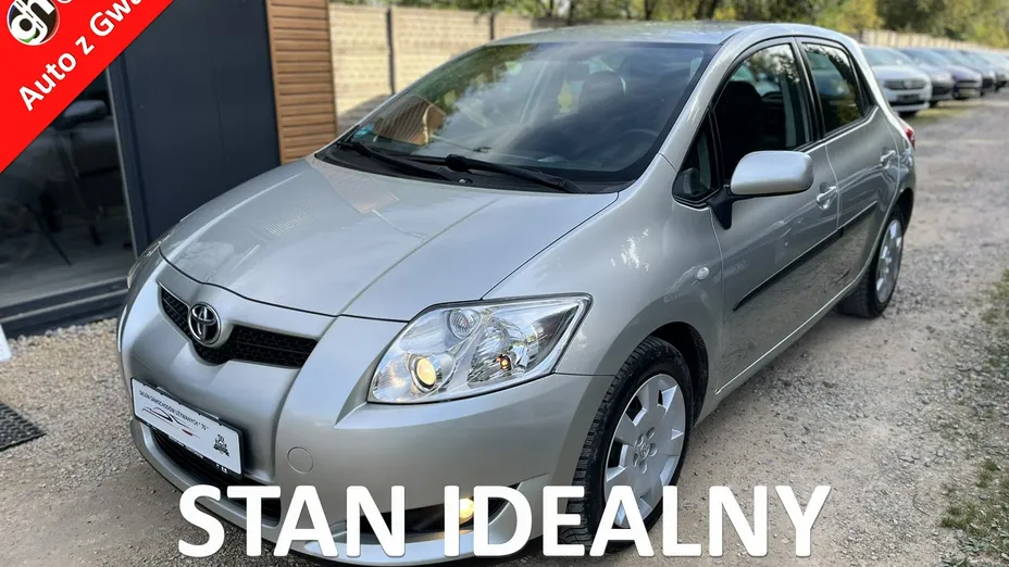 TOYOTA Auris -