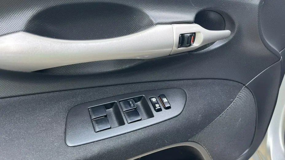 TOYOTA Auris -
