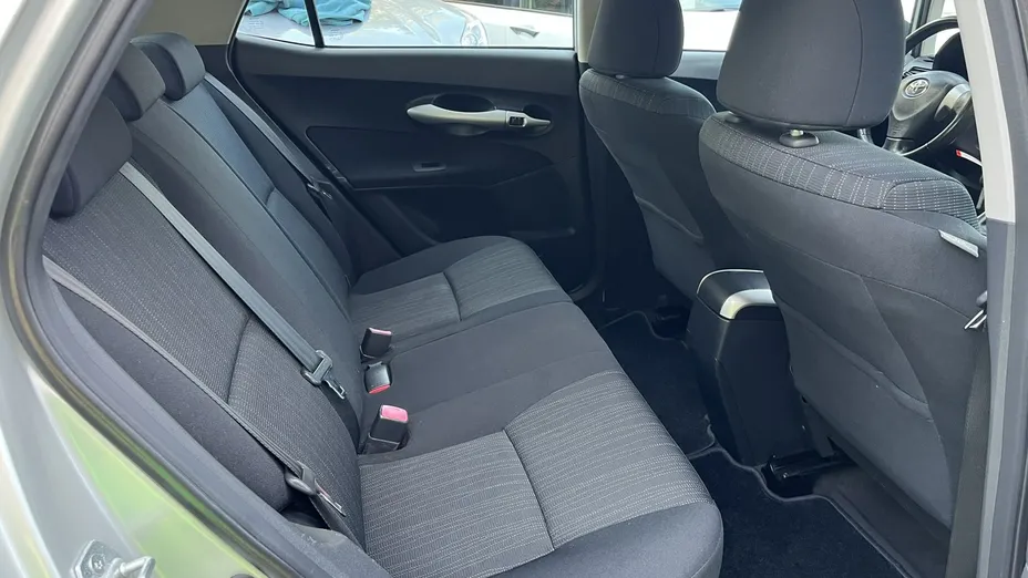 TOYOTA Auris -