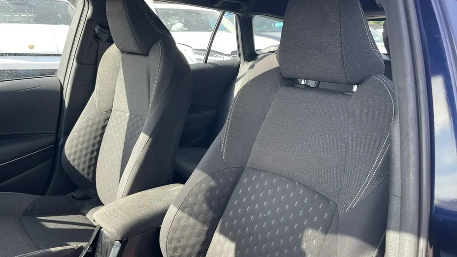 TOYOTA Corolla -
