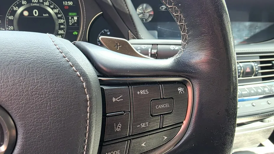 LEXUS LS -