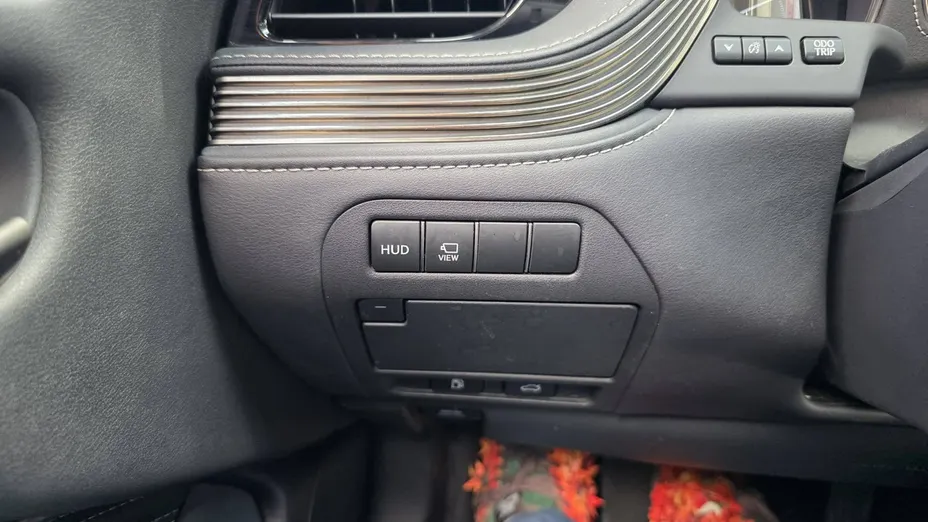 LEXUS LS -