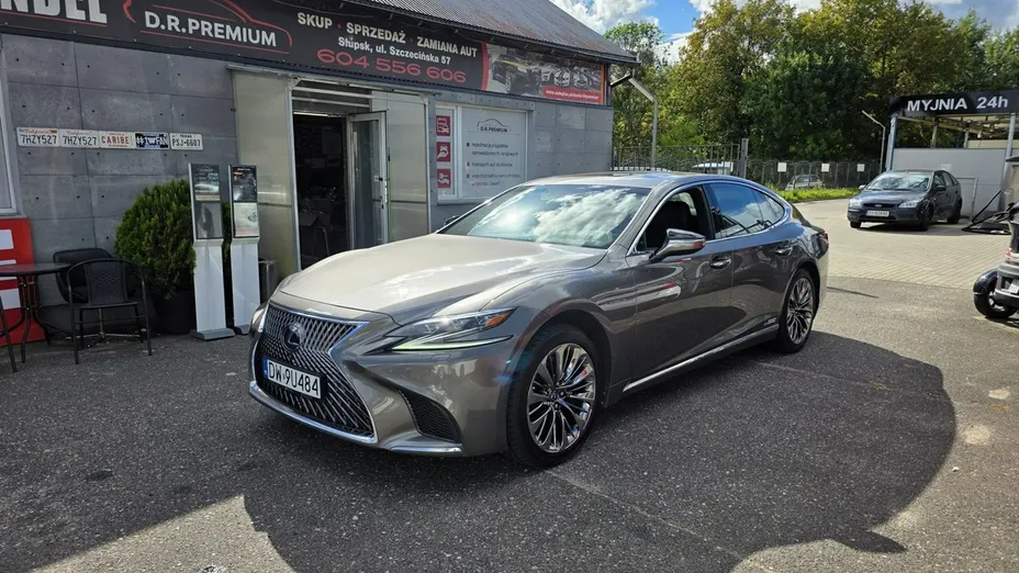 LEXUS LS -