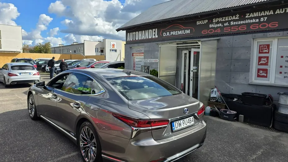 LEXUS LS -
