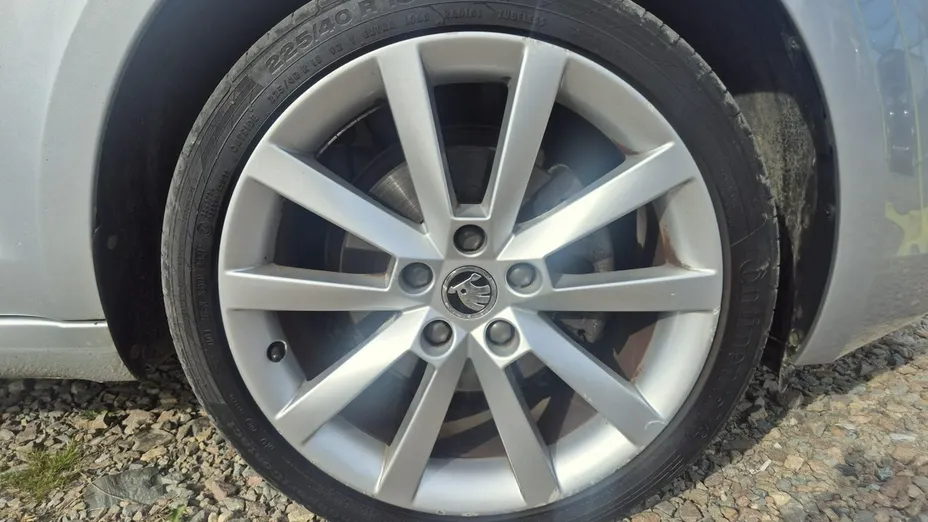 SKODA Octavia -