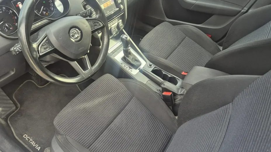 SKODA Octavia -