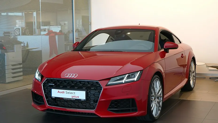 AUDI TT -