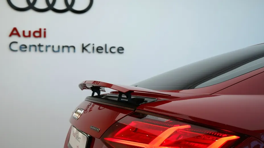 AUDI TT -