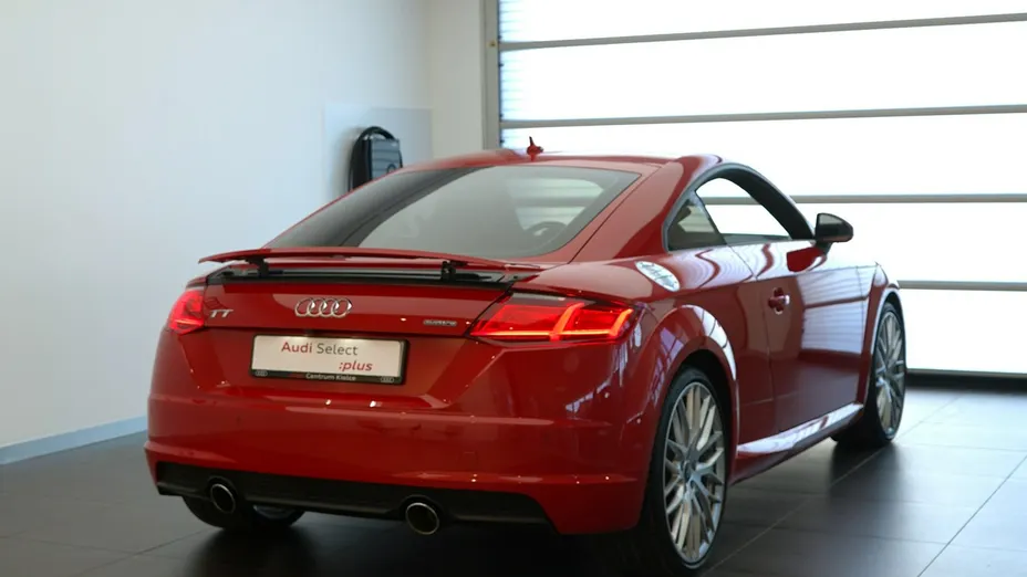 AUDI TT -