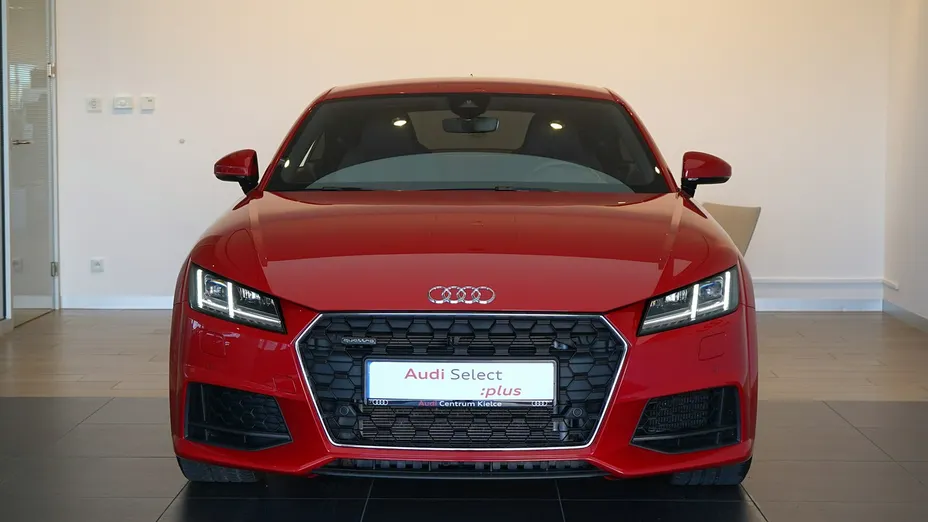 AUDI TT -