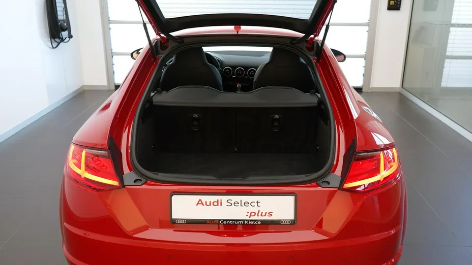 AUDI TT -