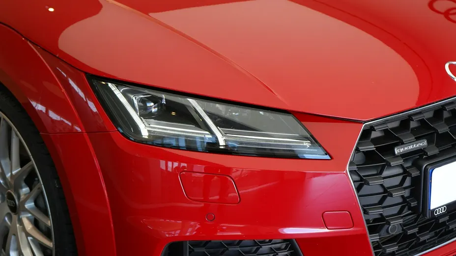 AUDI TT -