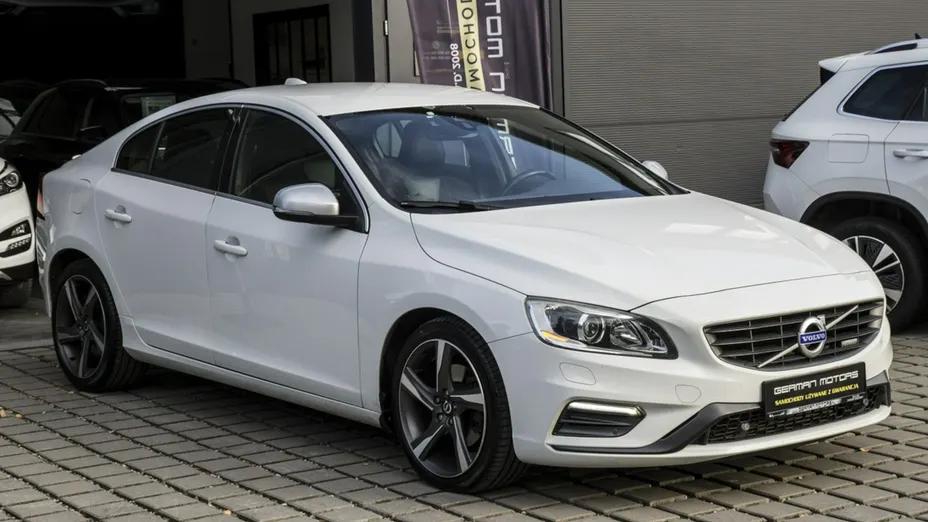 VOLVO S60 -