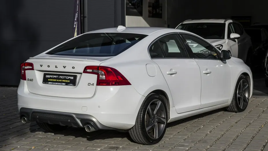 VOLVO S60 -