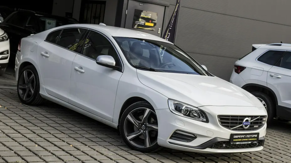 VOLVO S60 -