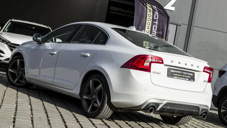 VOLVO S60 -