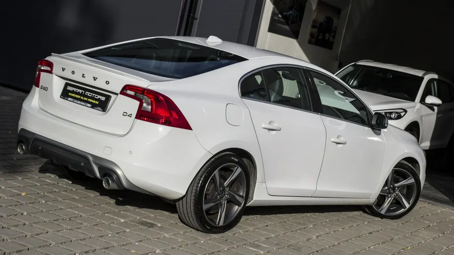 VOLVO S60 -