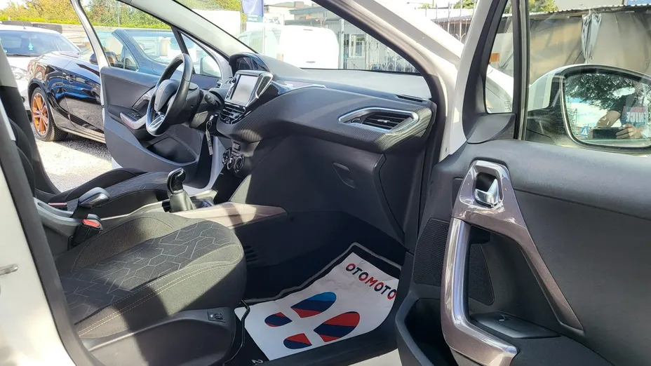 PEUGEOT 2008 -