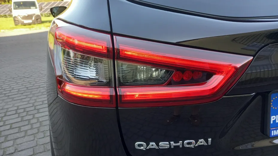 NISSAN Qashqai -