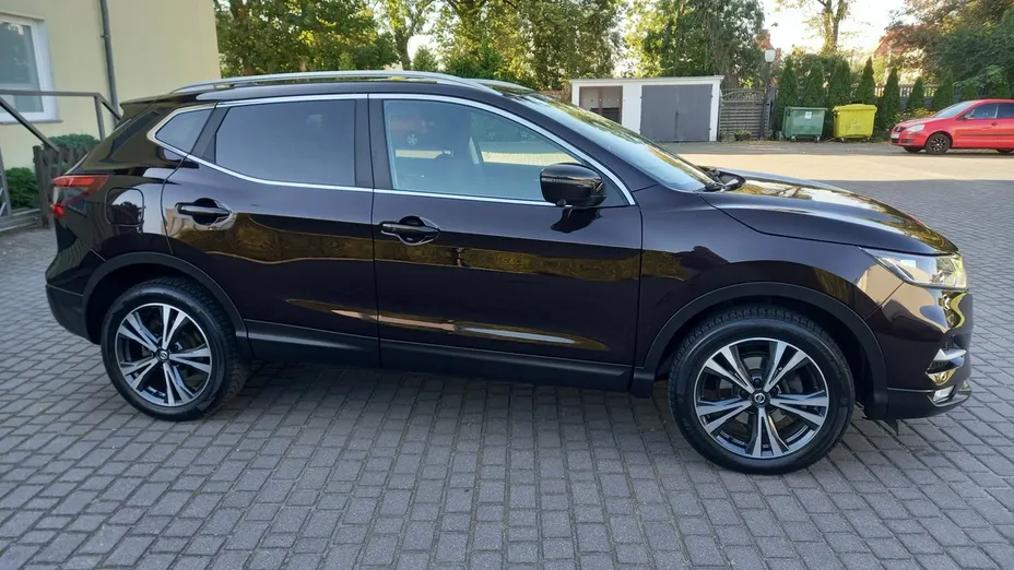 NISSAN Qashqai -