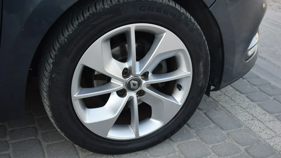 RENAULT Clio -
