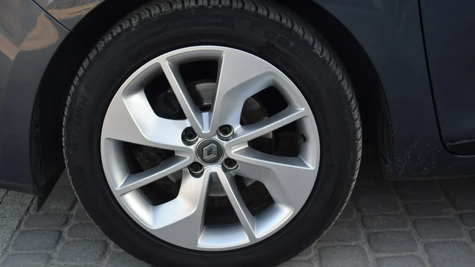 RENAULT Clio -