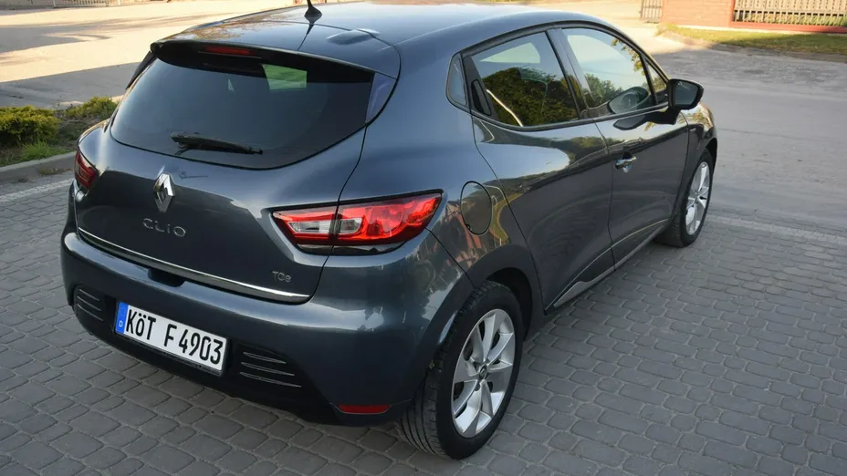 RENAULT Clio -