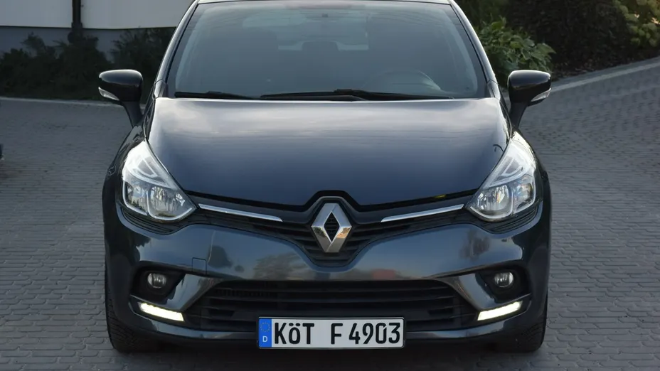 RENAULT Clio -