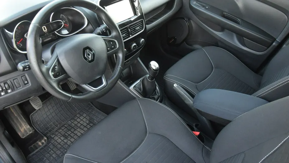 RENAULT Clio -