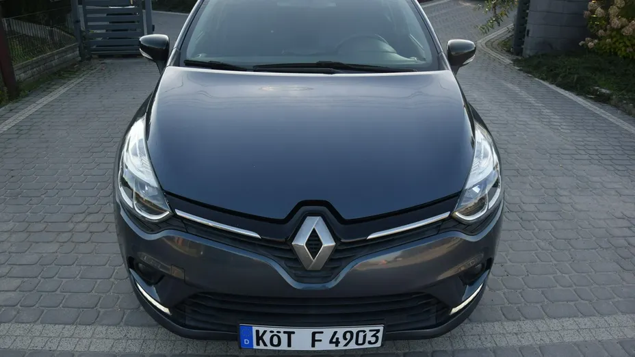 RENAULT Clio -