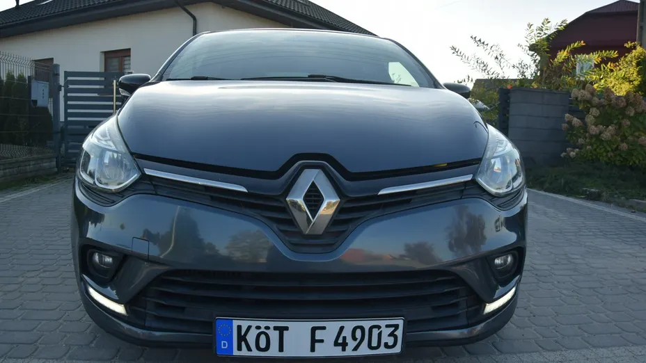 RENAULT Clio -
