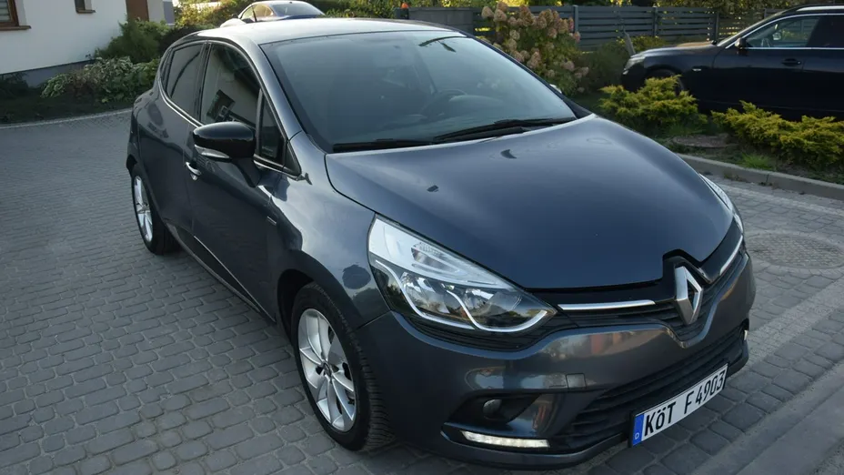 RENAULT Clio -