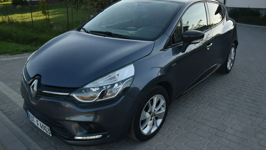 RENAULT Clio -