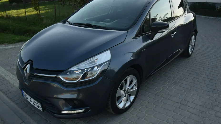 RENAULT Clio -