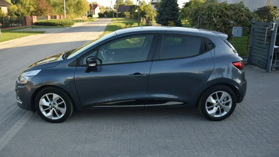RENAULT Clio -