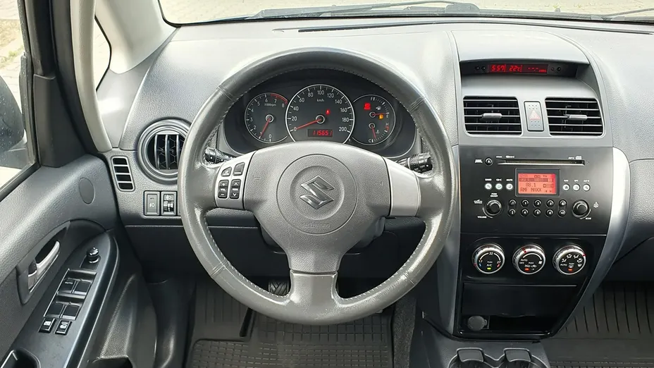 SUZUKI SX4 -
