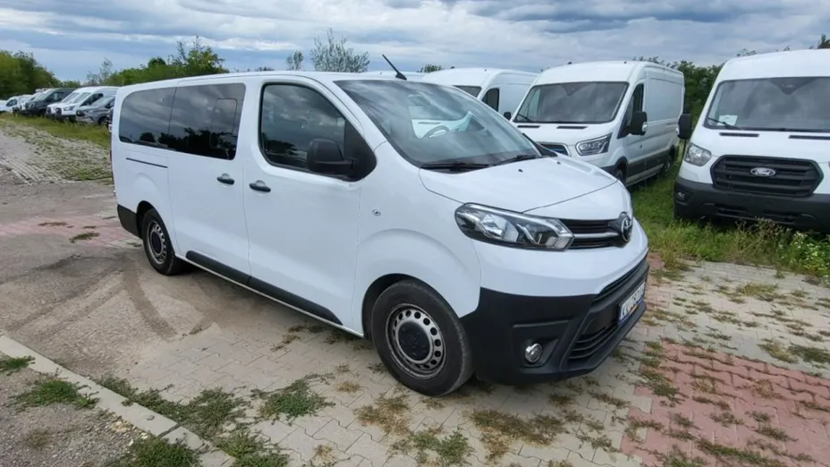TOYOTA Proace Verso -