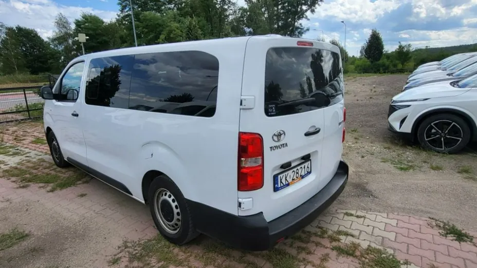 TOYOTA Proace Verso -