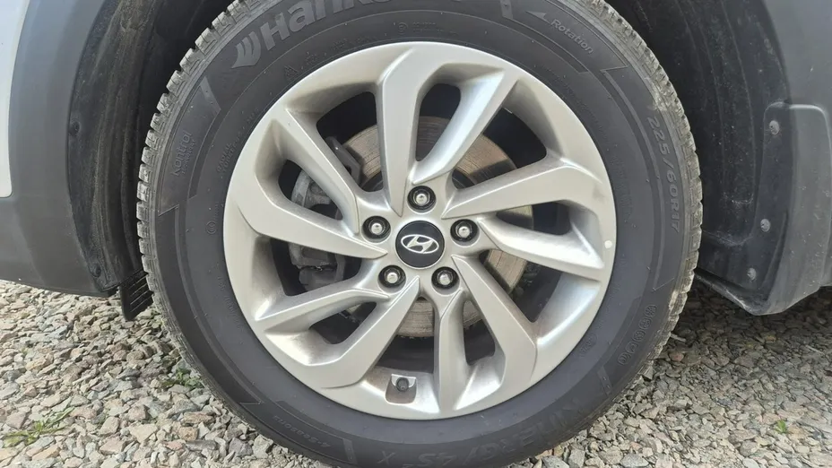 HYUNDAI Tucson -