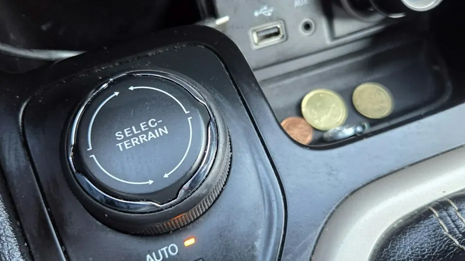 JEEP Cherokee -