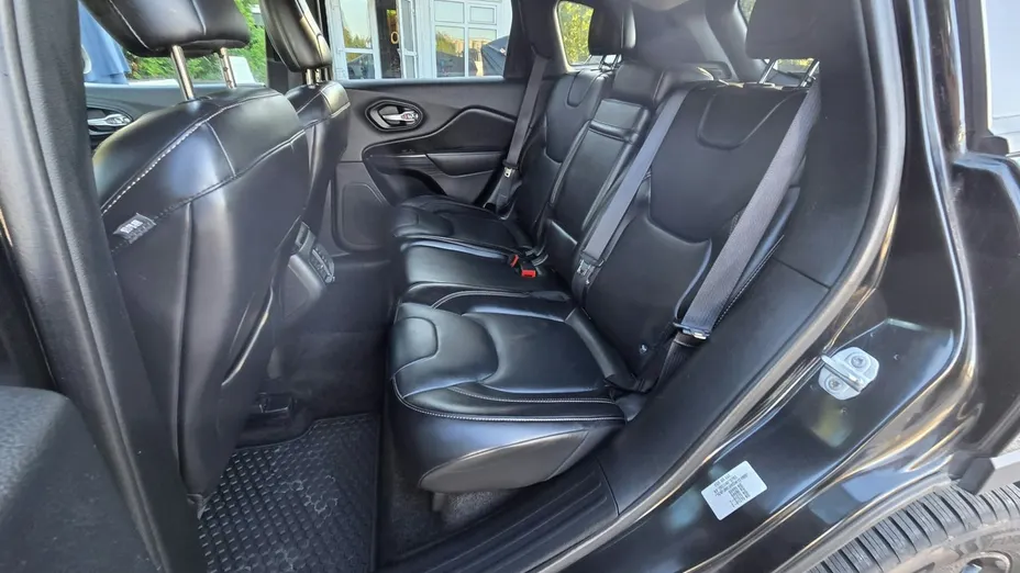 JEEP Cherokee -