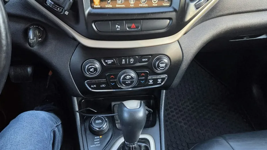 JEEP Cherokee -