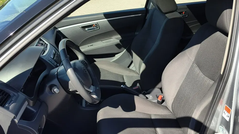 SUZUKI Swift -