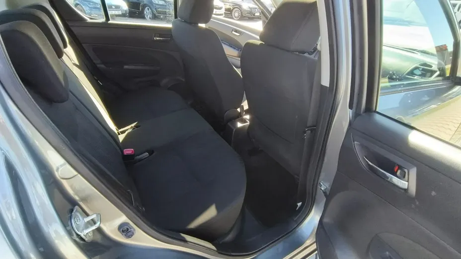 SUZUKI Swift -