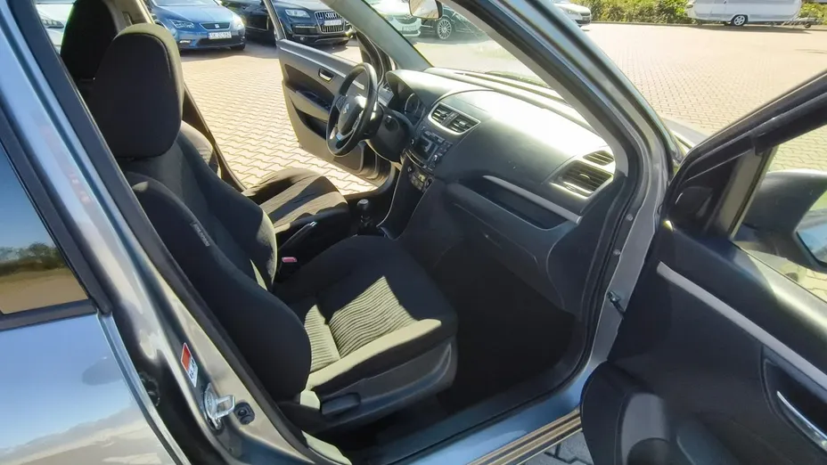 SUZUKI Swift -