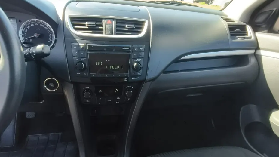 SUZUKI Swift -