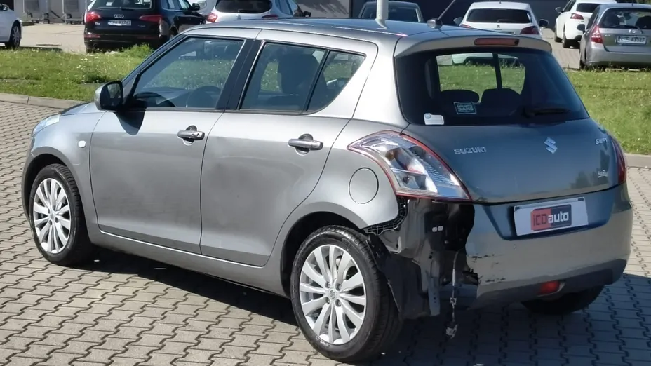 SUZUKI Swift -